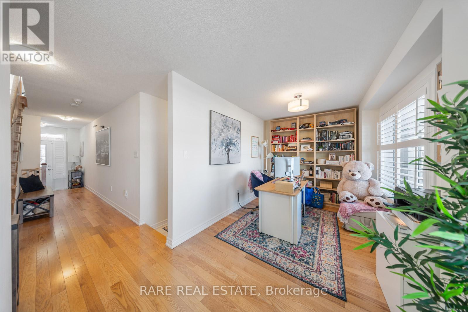 Photo 13 of 160 Fruitvale Circle, Brampton ON