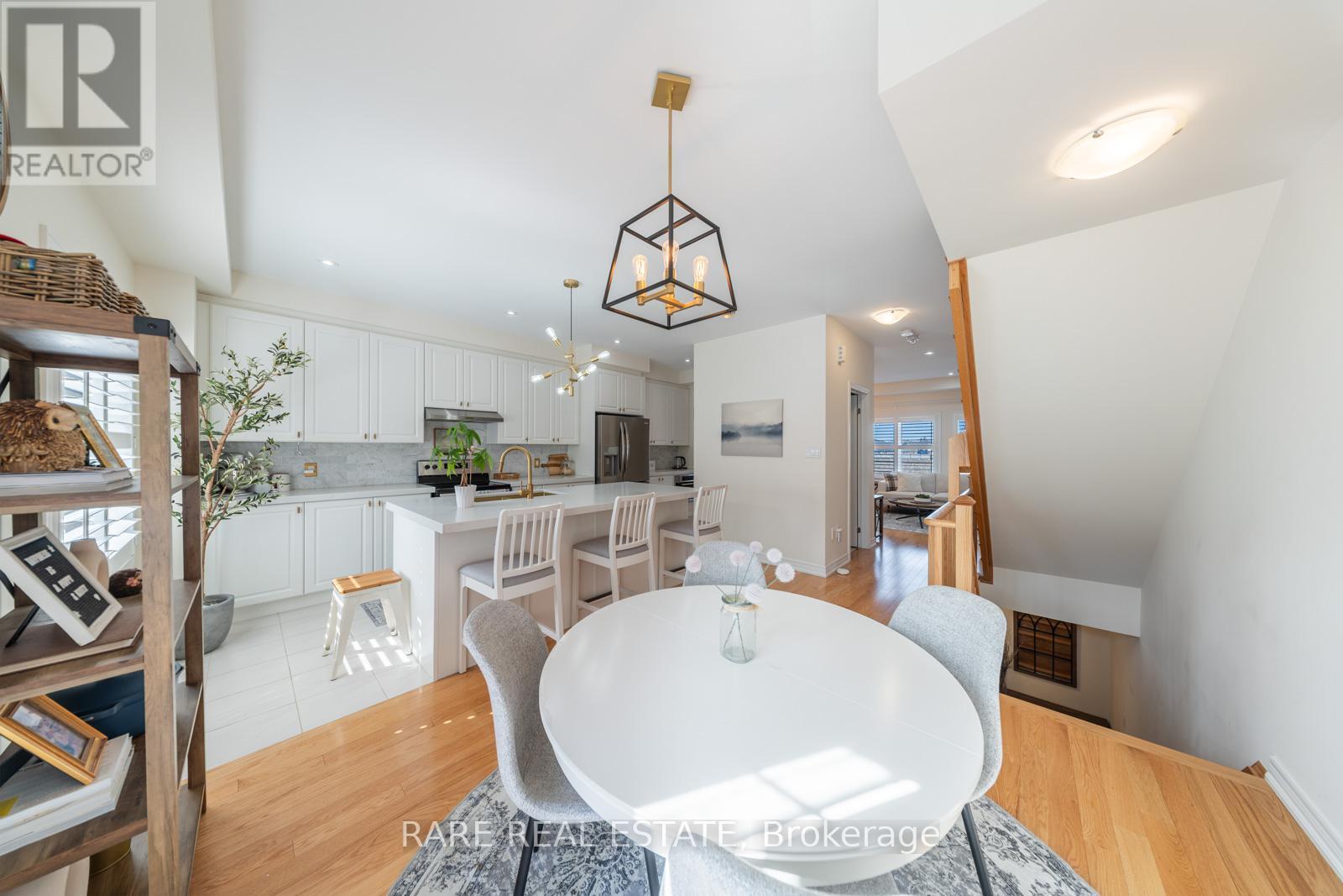 Photo 17 of 160 Fruitvale Circle, Brampton ON