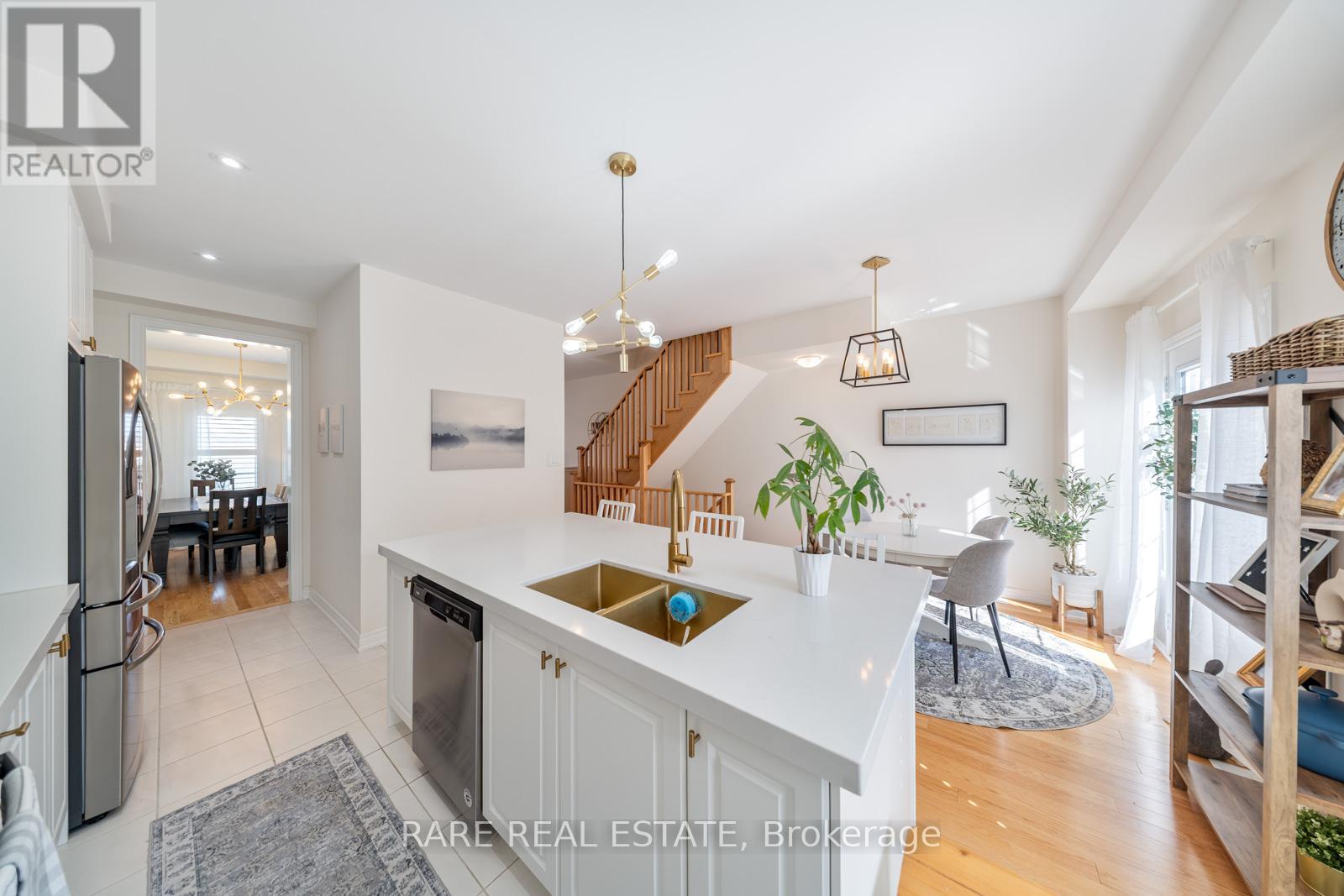 Photo 19 of 160 Fruitvale Circle, Brampton ON