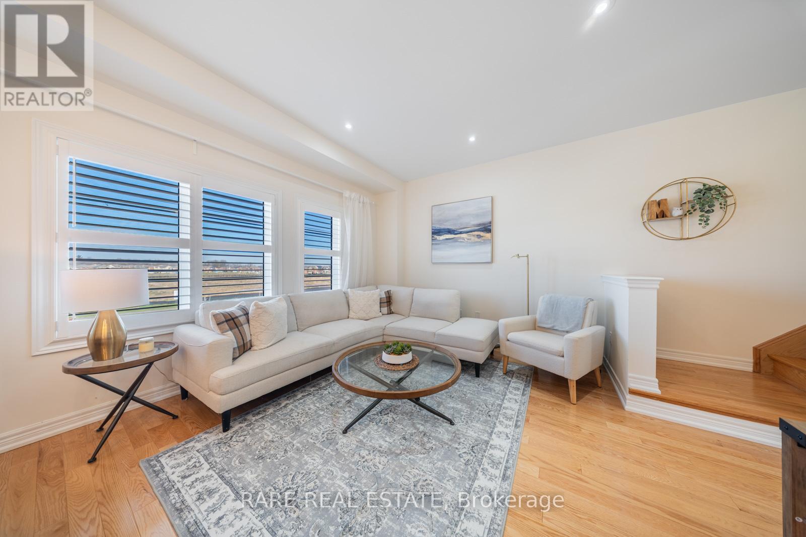 Photo 14 of 160 Fruitvale Circle, Brampton ON