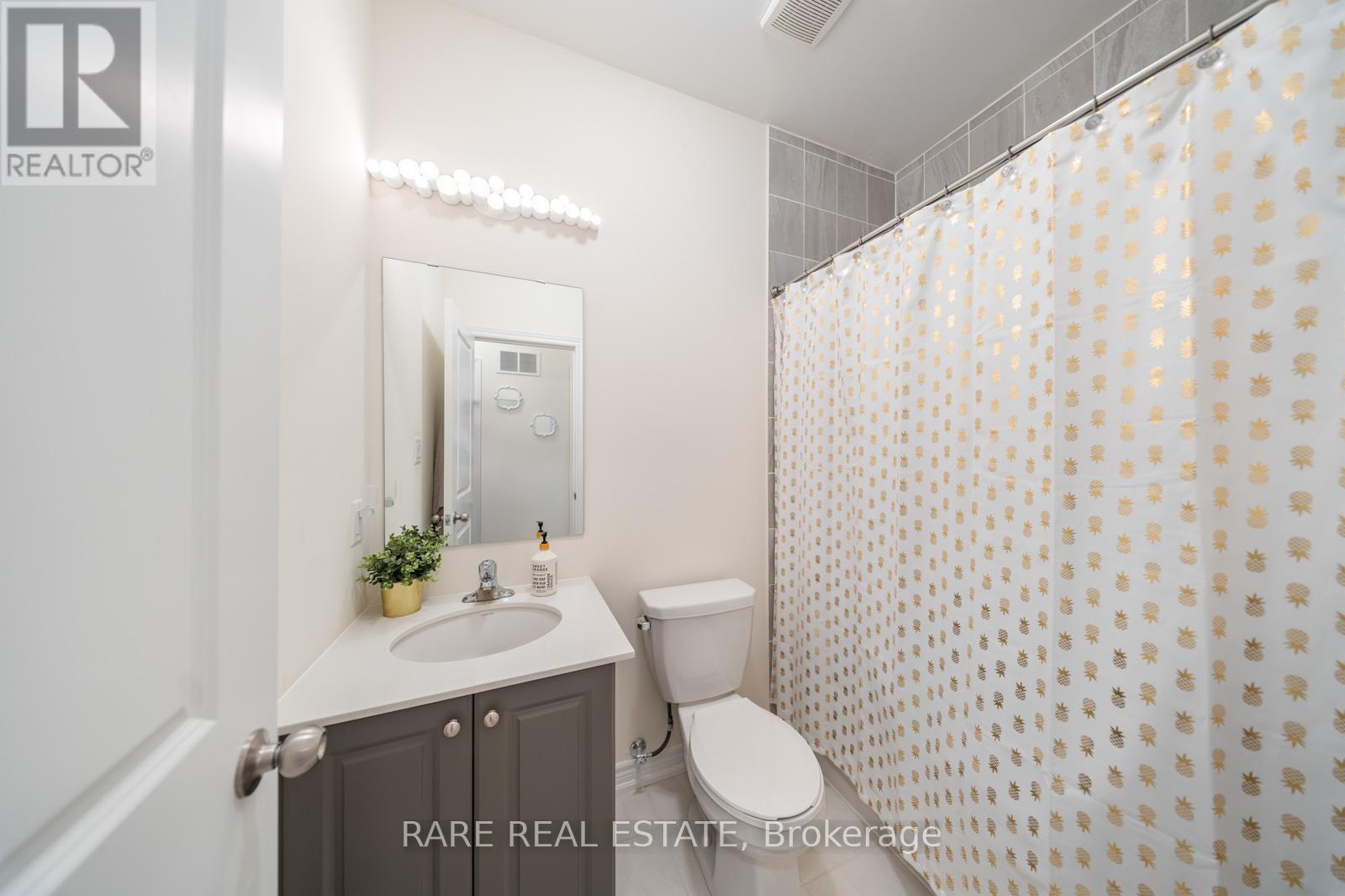 Photo 1 of 160 Fruitvale Circle, Brampton ON