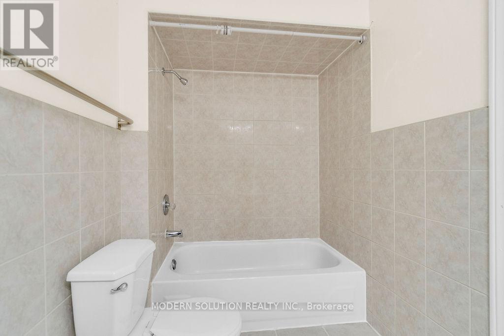 Photo 27 of 142 Mill Street N, Brampton ON