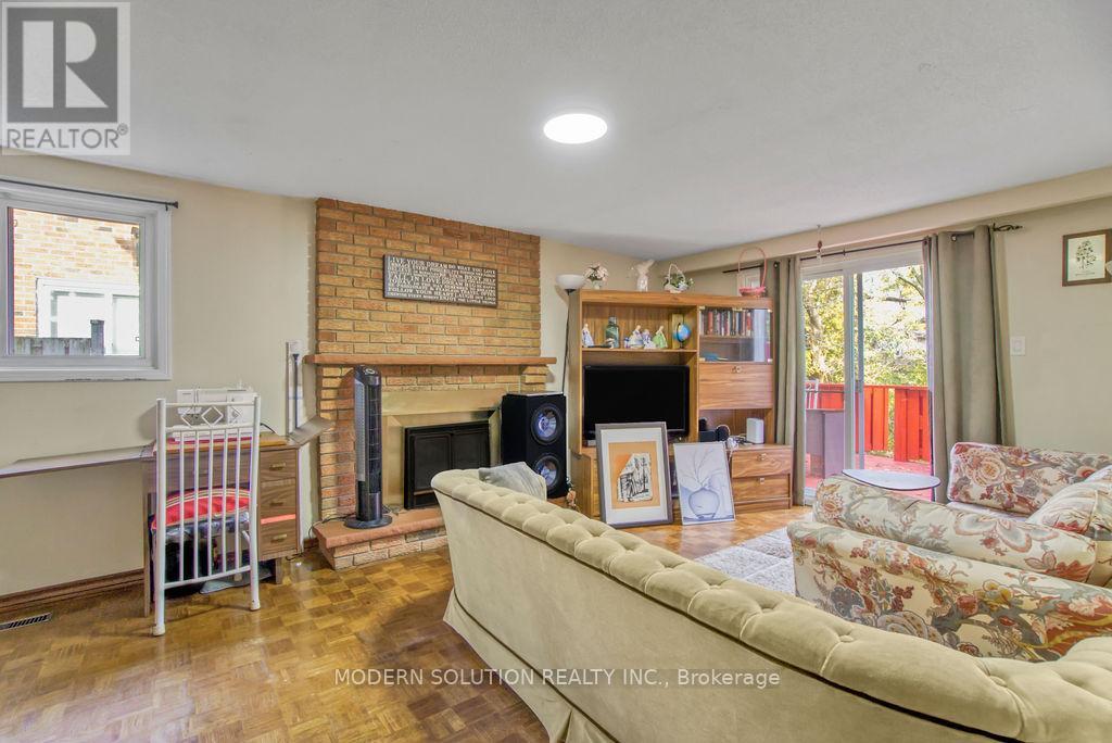 Photo 38 of 142 Mill Street N, Brampton ON