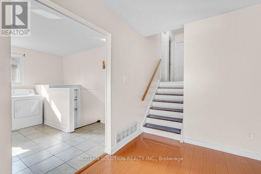 Photo 24 of 142 Mill Street N, Brampton ON
