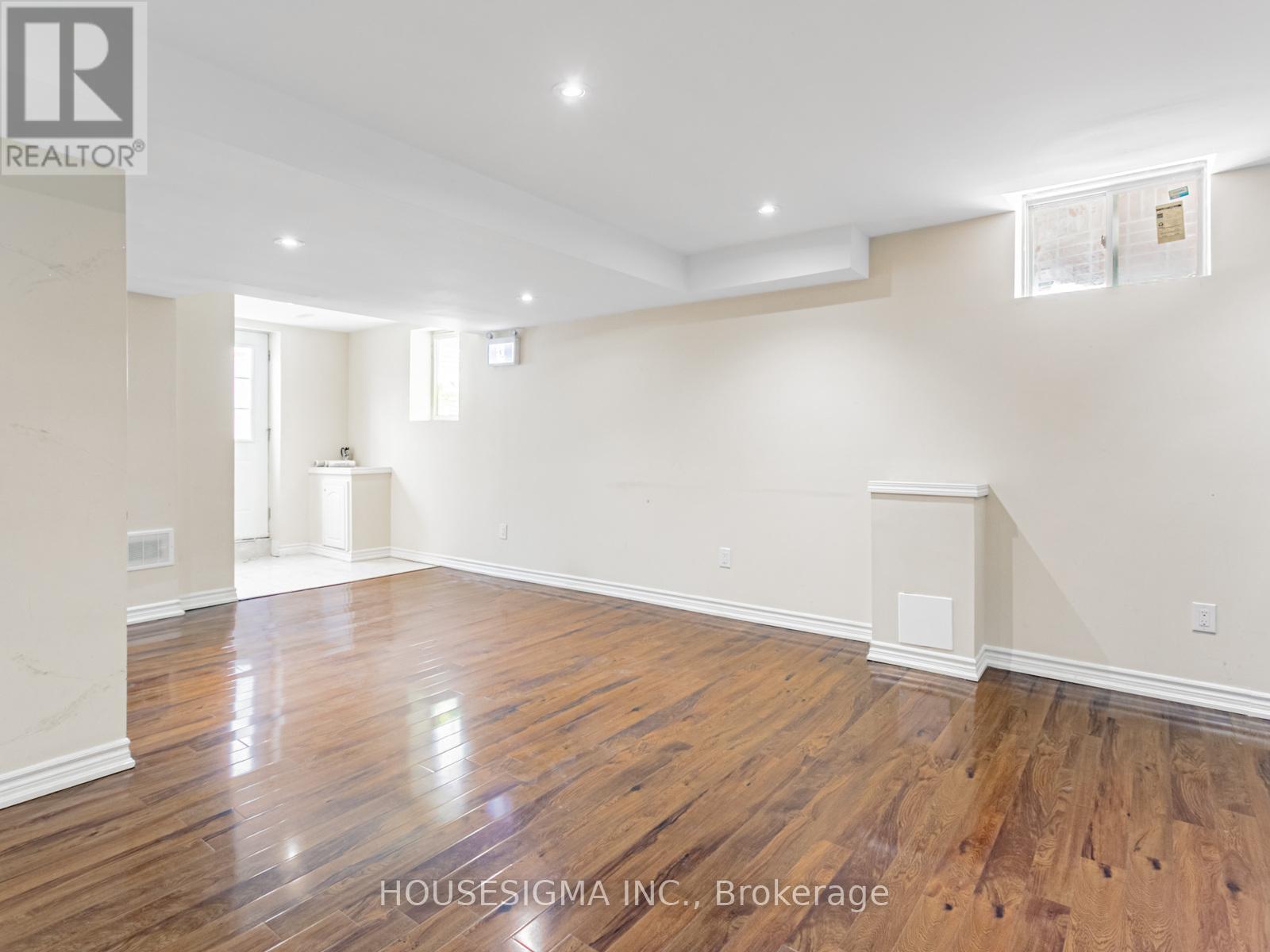 Photo 11 of 12 Bear Run Road, Brampton ON