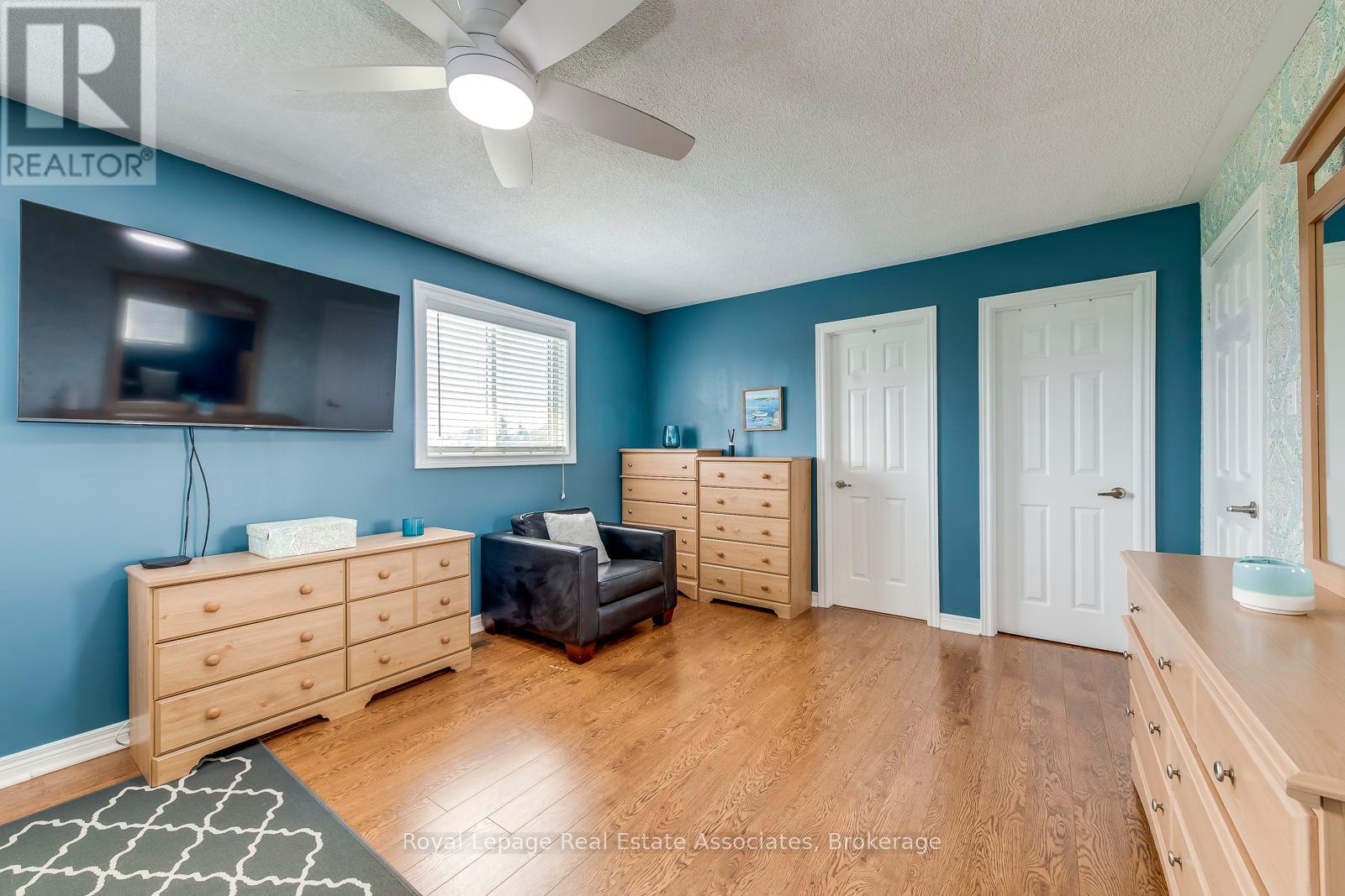Photo 14 of 3930 Baggins Court, Mississauga ON