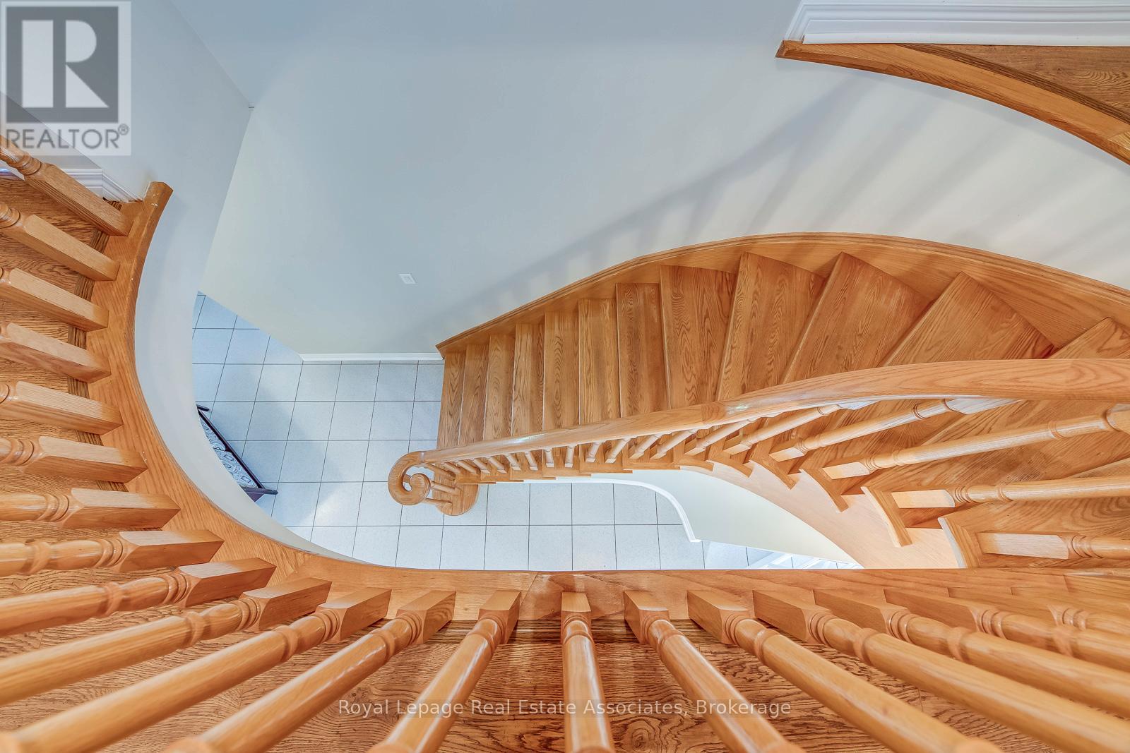 Photo 21 of 3930 Baggins Court, Mississauga ON