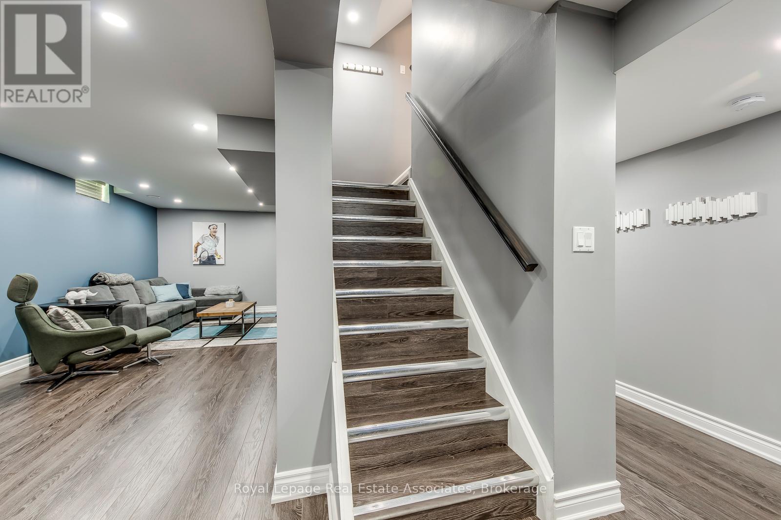 Photo 22 of 3930 Baggins Court, Mississauga ON