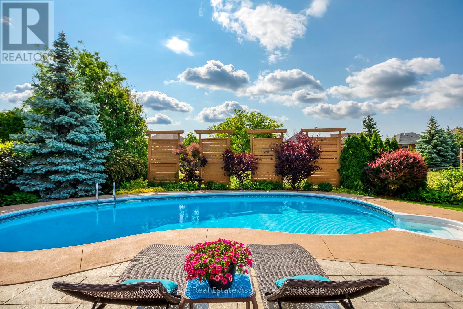 Photo 34 of 3930 Baggins Court, Mississauga ON