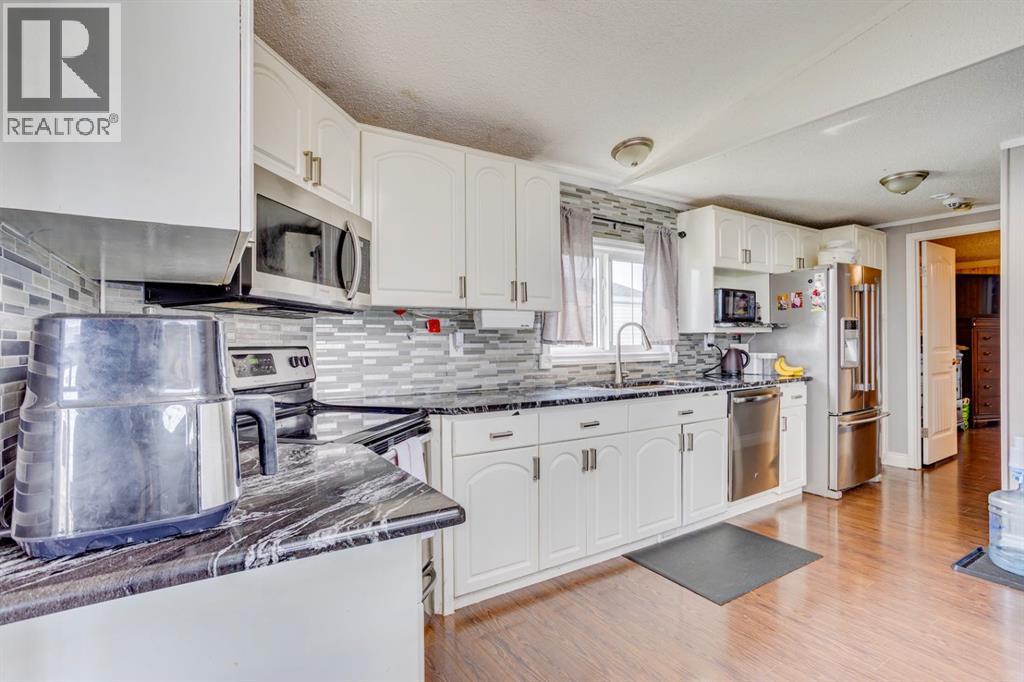 Photo 11 of 137 Cree Road, Fort Mcmurray AB