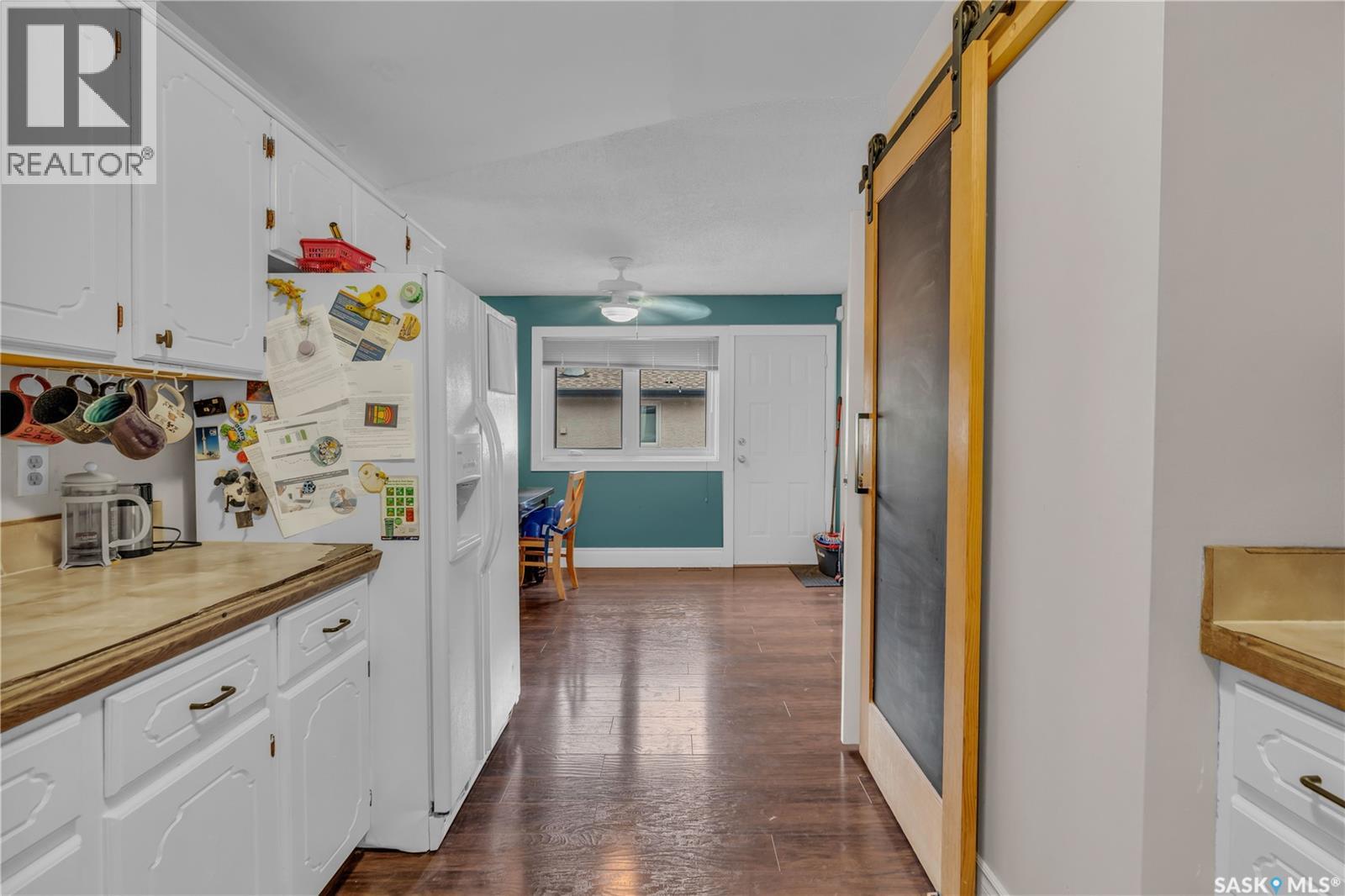 Photo 14 of 830 Battel Street N, Regina SK