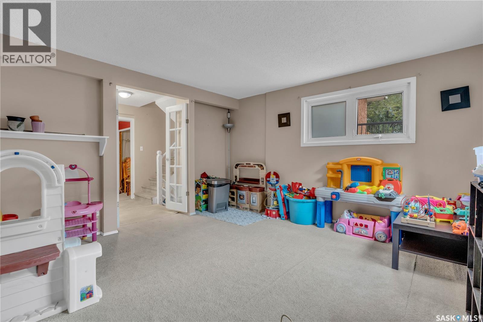 Photo 27 of 830 Battel Street N, Regina SK