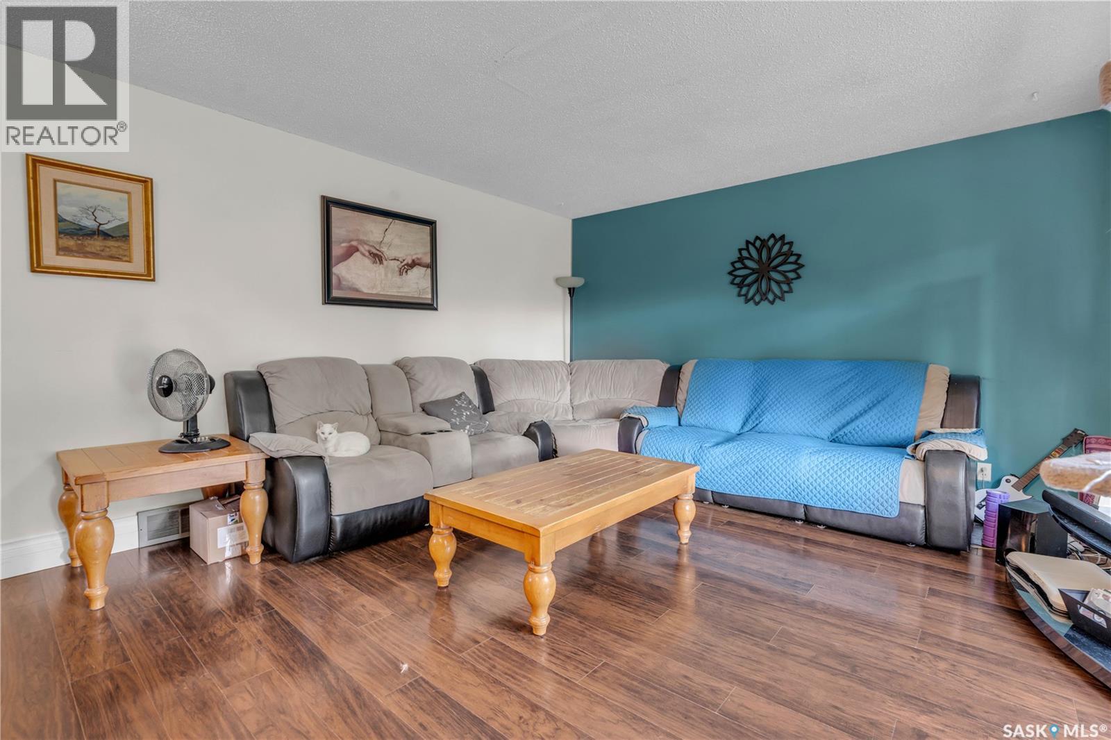 Photo 3 of 830 Battel Street N, Regina SK