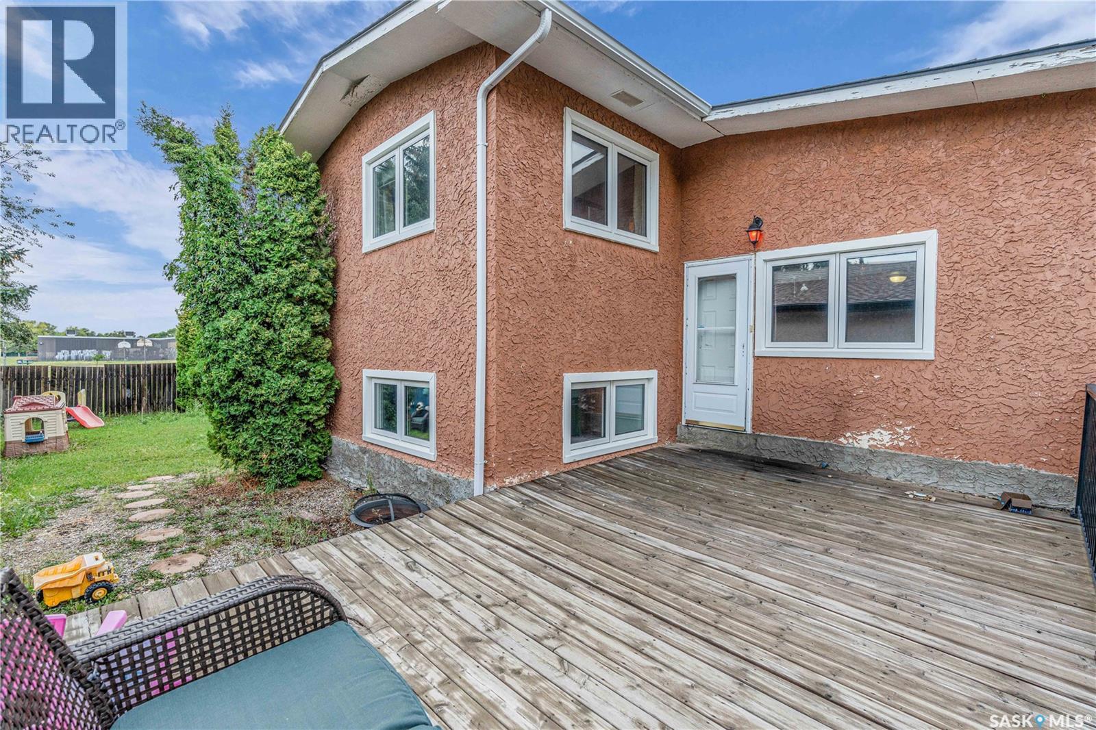 Photo 34 of 830 Battel Street N, Regina SK