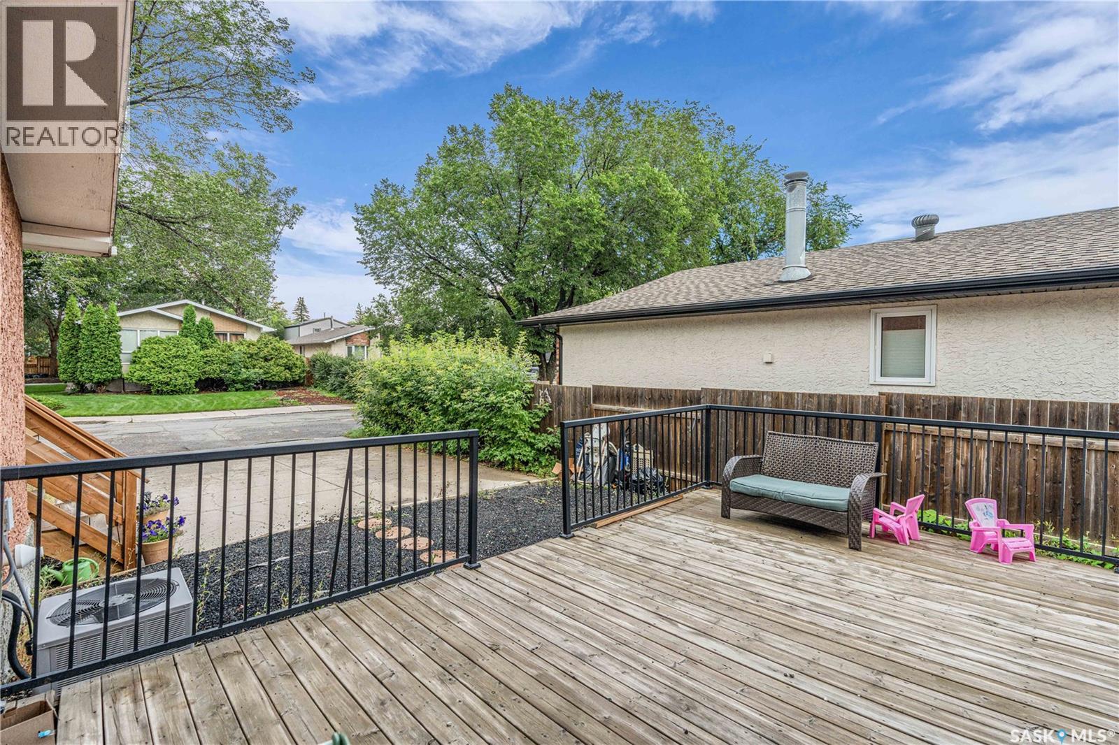 Photo 35 of 830 Battel Street N, Regina SK