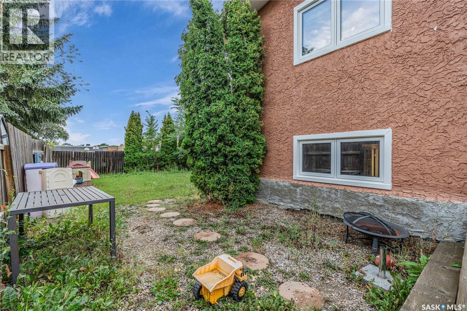 Photo 36 of 830 Battel Street N, Regina SK