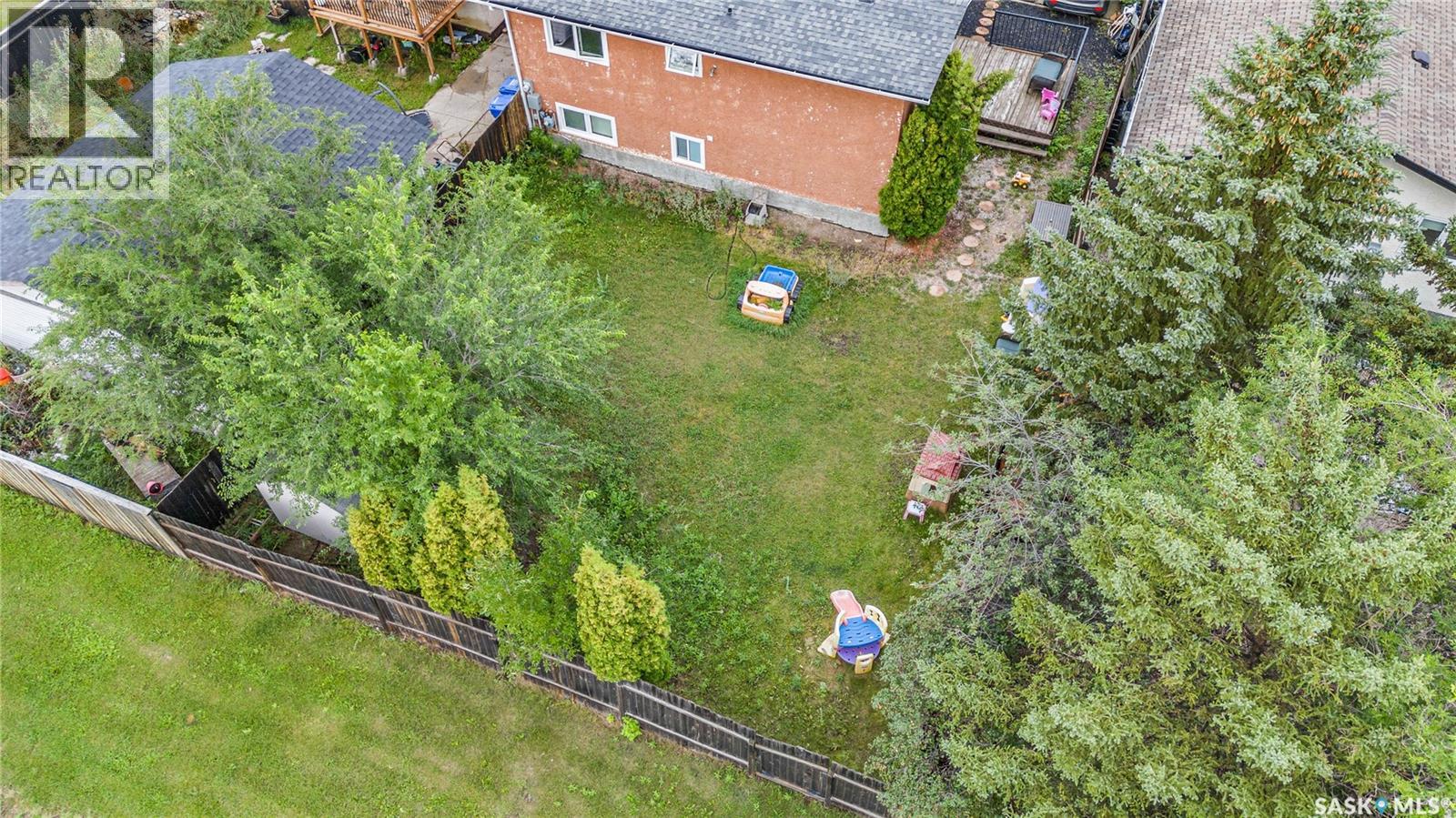 Photo 39 of 830 Battel Street N, Regina SK