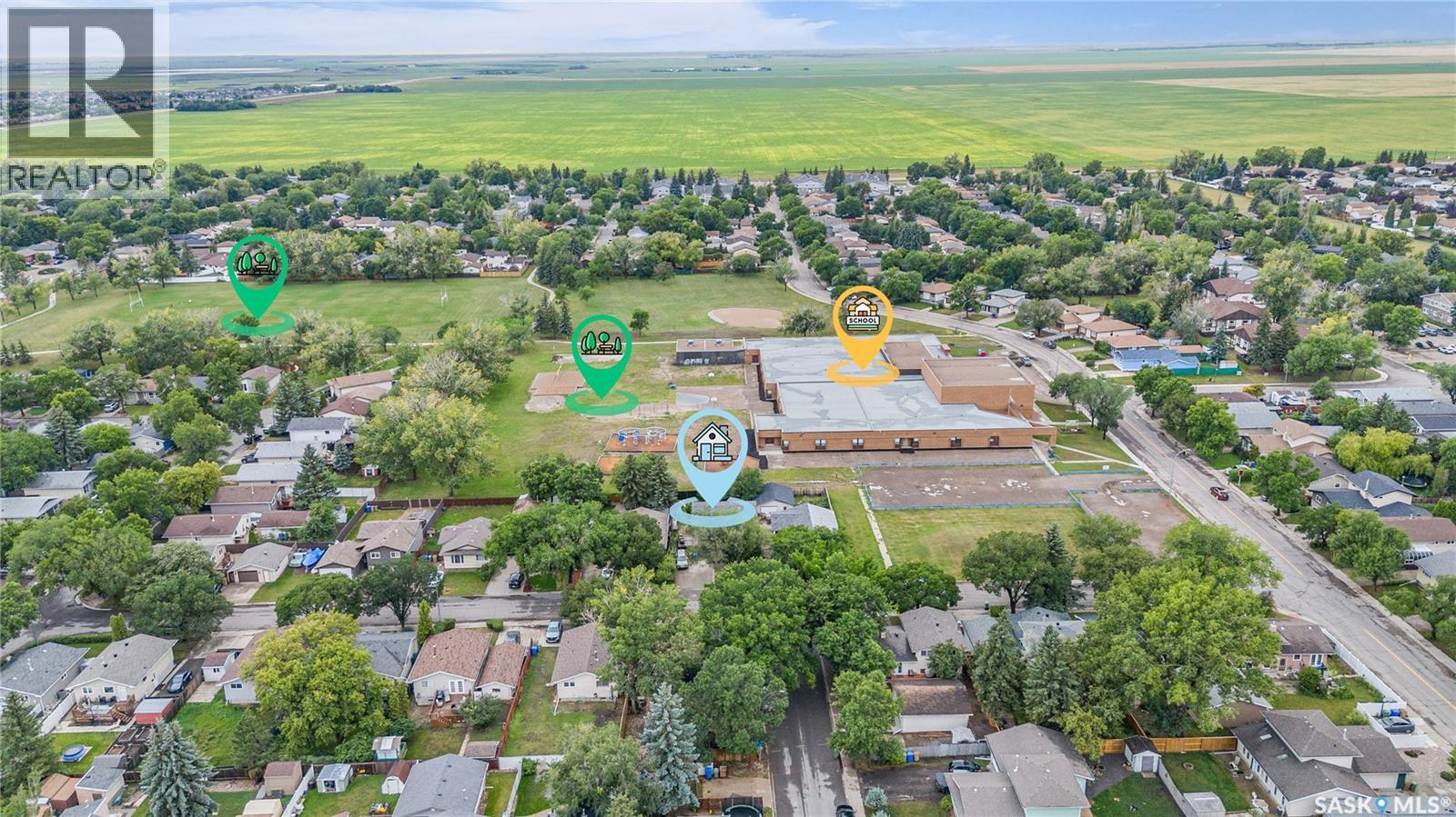 Photo 42 of 830 Battel Street N, Regina SK