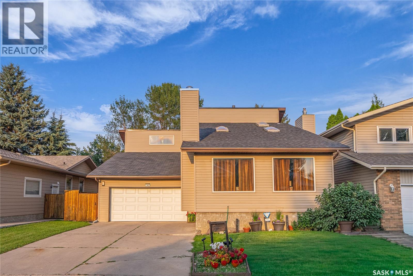 Photo 1 of 362 Costigan Crescent, Saskatoon SK