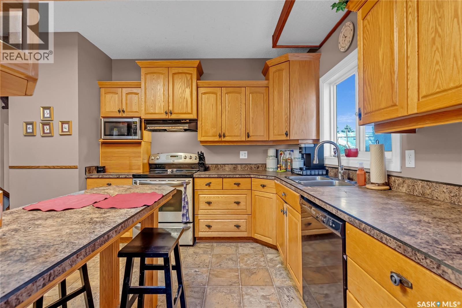 Photo 9 of 362 Costigan Crescent, Saskatoon SK