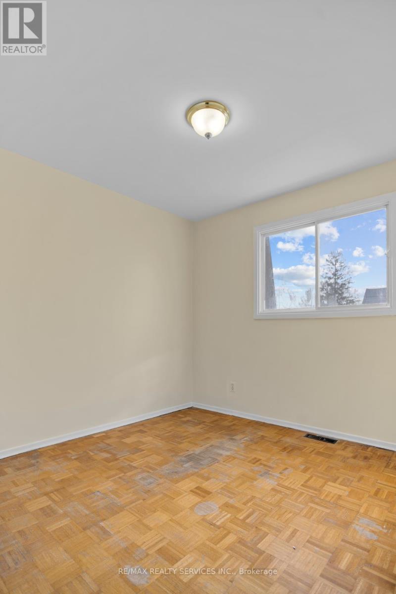 Photo 13 of 26 205 Boullee Street, London East ON