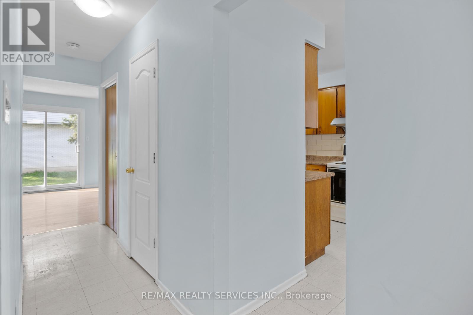 Photo 5 of 26 205 Boullee Street, London East ON