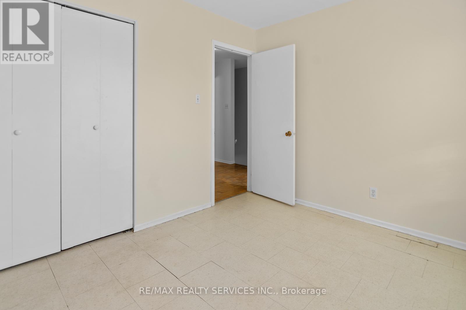 Photo 16 of 26 205 Boullee Street, London East ON