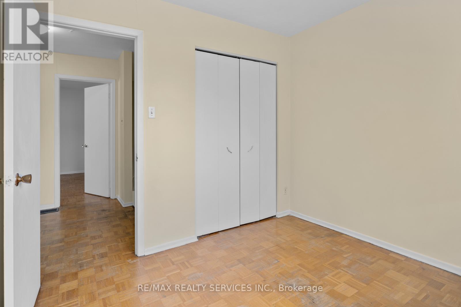 Photo 3 of 26 205 Boullee Street, London East ON