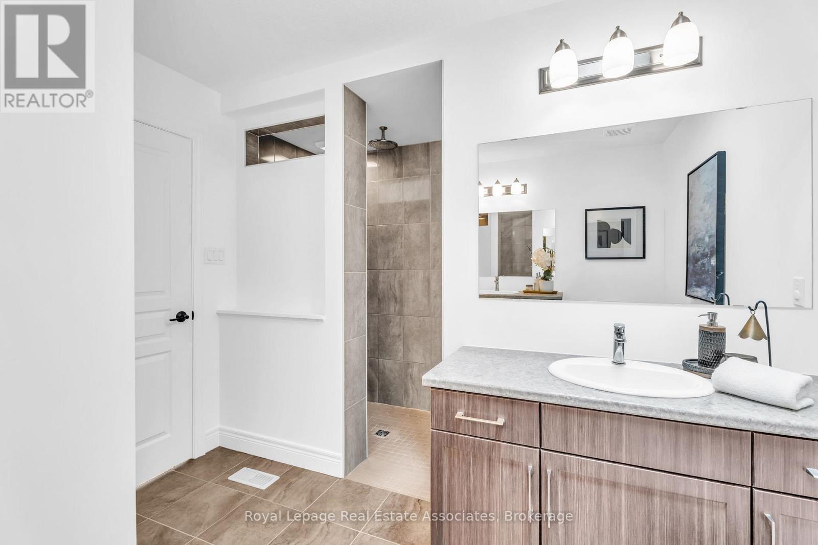 Photo 14 of 7 Sparrow Crescent, East Luther Grand Valley ON