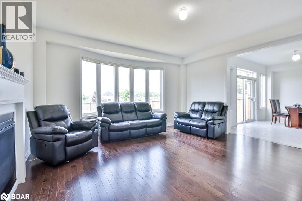 Photo 11 of 53 Rugman Crescent, Springwater ON