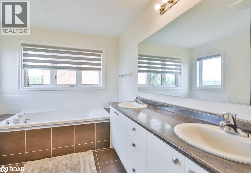 Photo 19 of 53 Rugman Crescent, Springwater ON