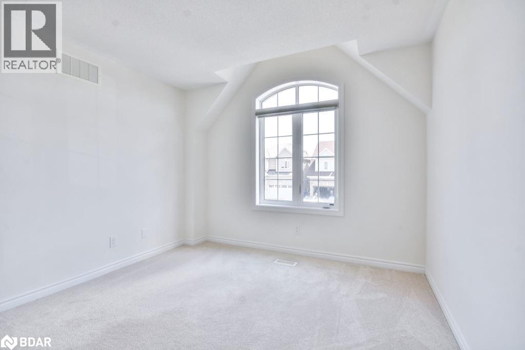 Photo 27 of 53 Rugman Crescent, Springwater ON