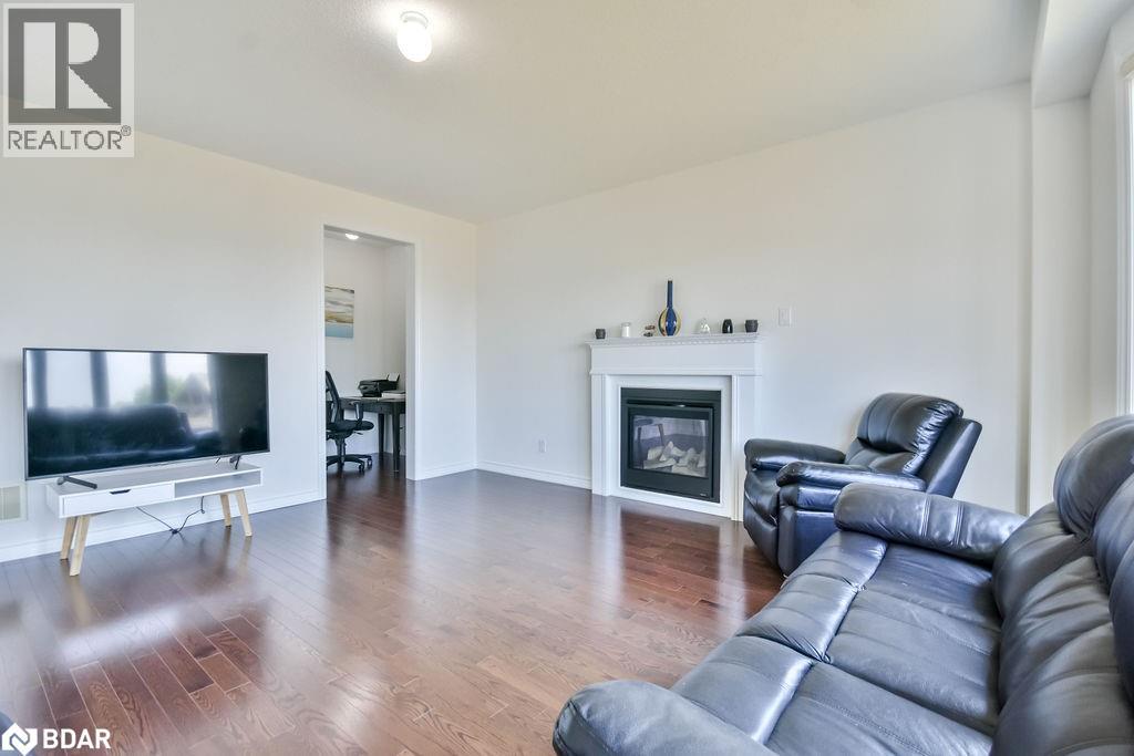 Photo 12 of 53 Rugman Crescent, Springwater ON