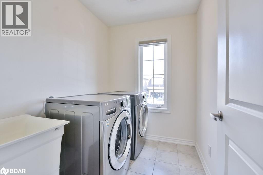 Photo 31 of 53 Rugman Crescent, Springwater ON