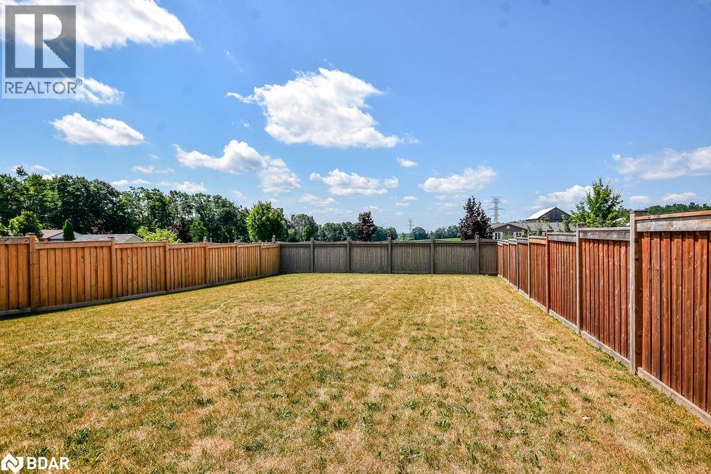 Photo 33 of 53 Rugman Crescent, Springwater ON