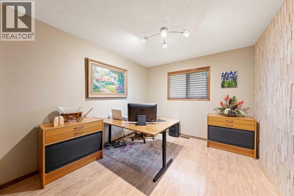 Photo 18 of 9948 Patton Road Sw, Calgary AB
