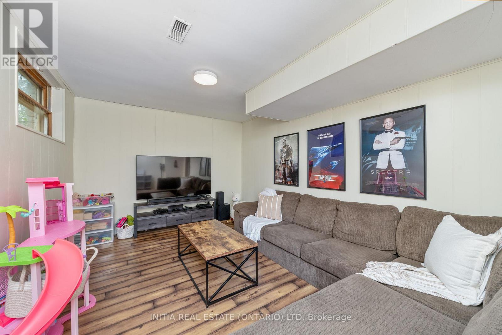 Photo 9 of 711 Cathcart Boulevard, Sarnia ON