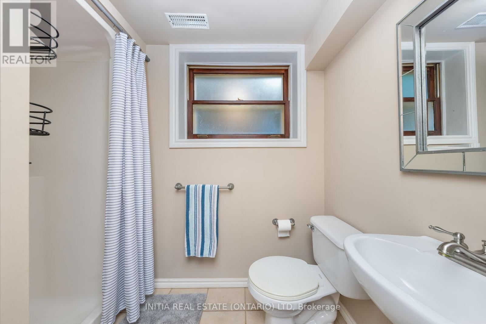 Photo 23 of 711 Cathcart Boulevard, Sarnia ON