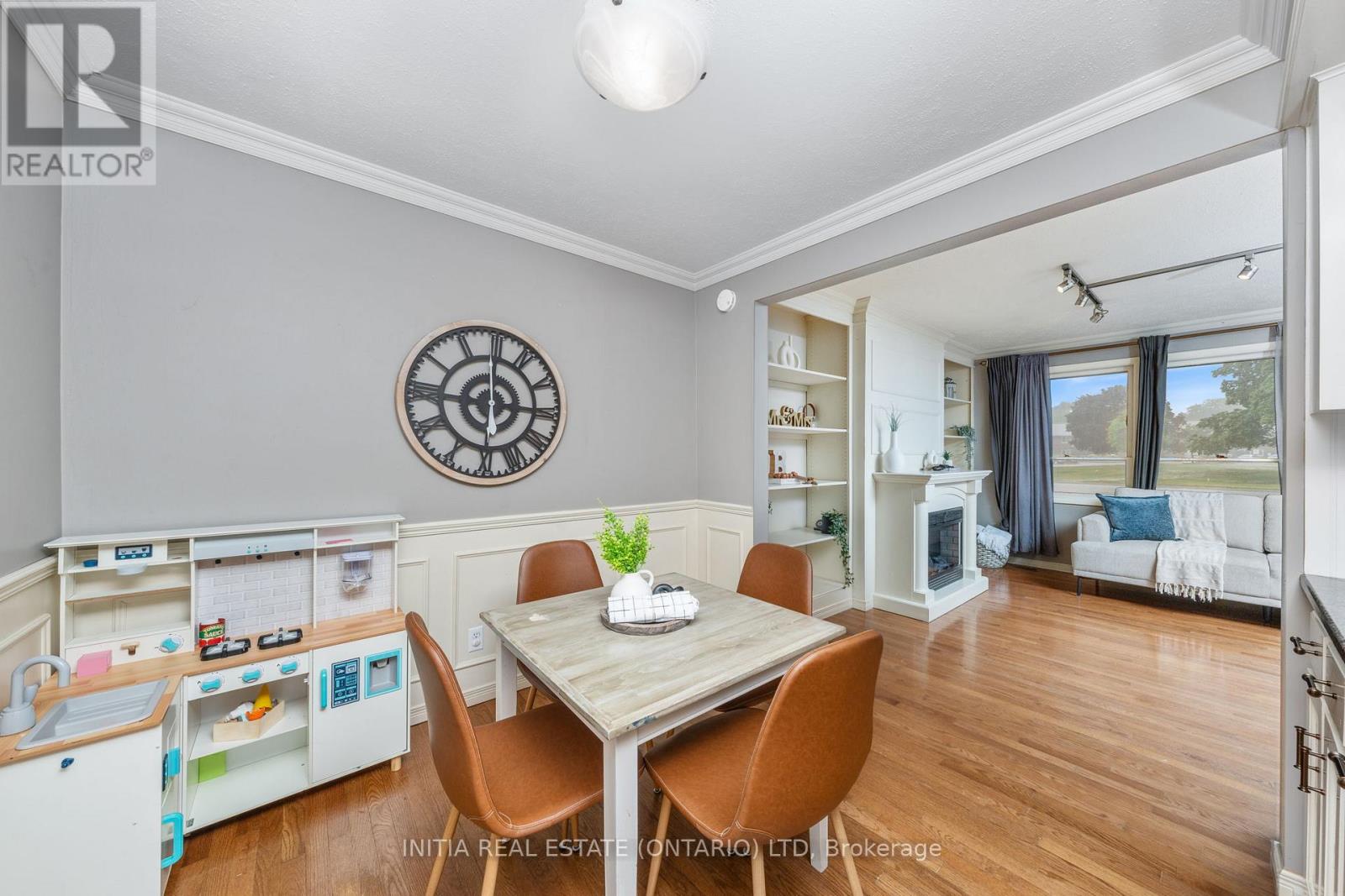Photo 18 of 711 Cathcart Boulevard, Sarnia ON