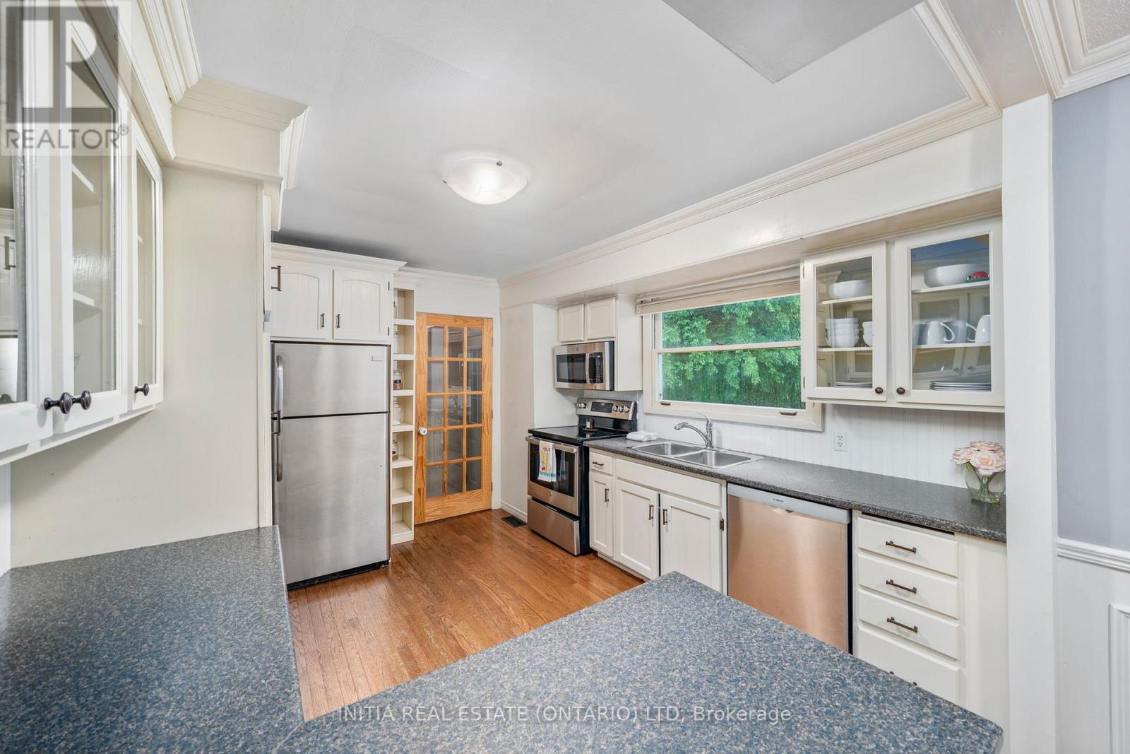 Photo 20 of 711 Cathcart Boulevard, Sarnia ON