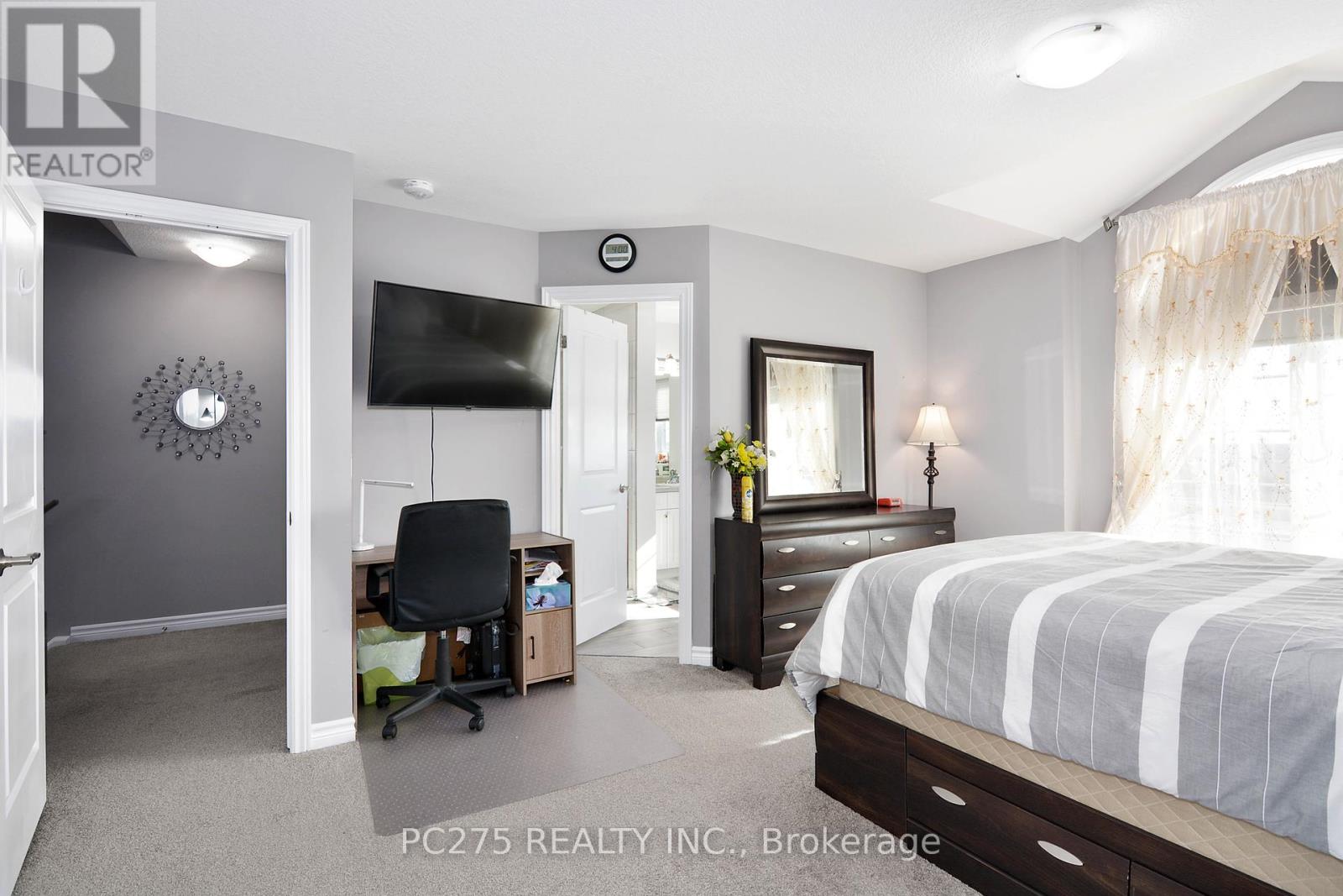 Photo 3 of 41 3400 Castle Rock Place, London South ON