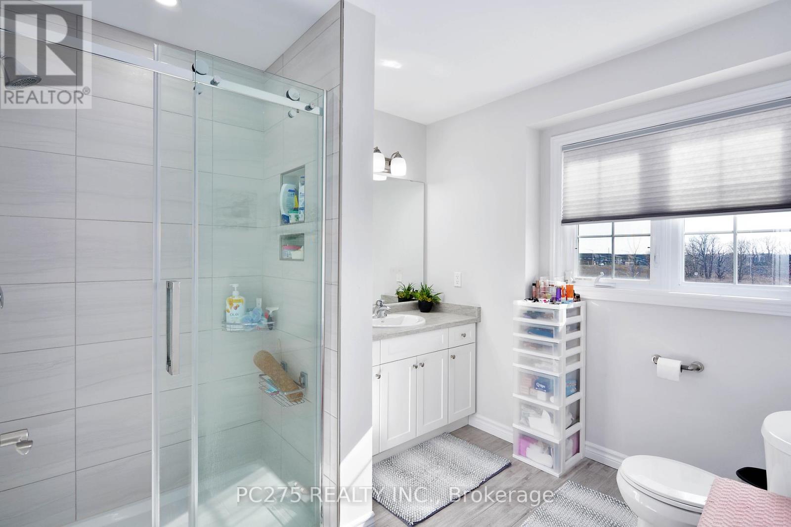 Photo 15 of 41 3400 Castle Rock Place, London South ON