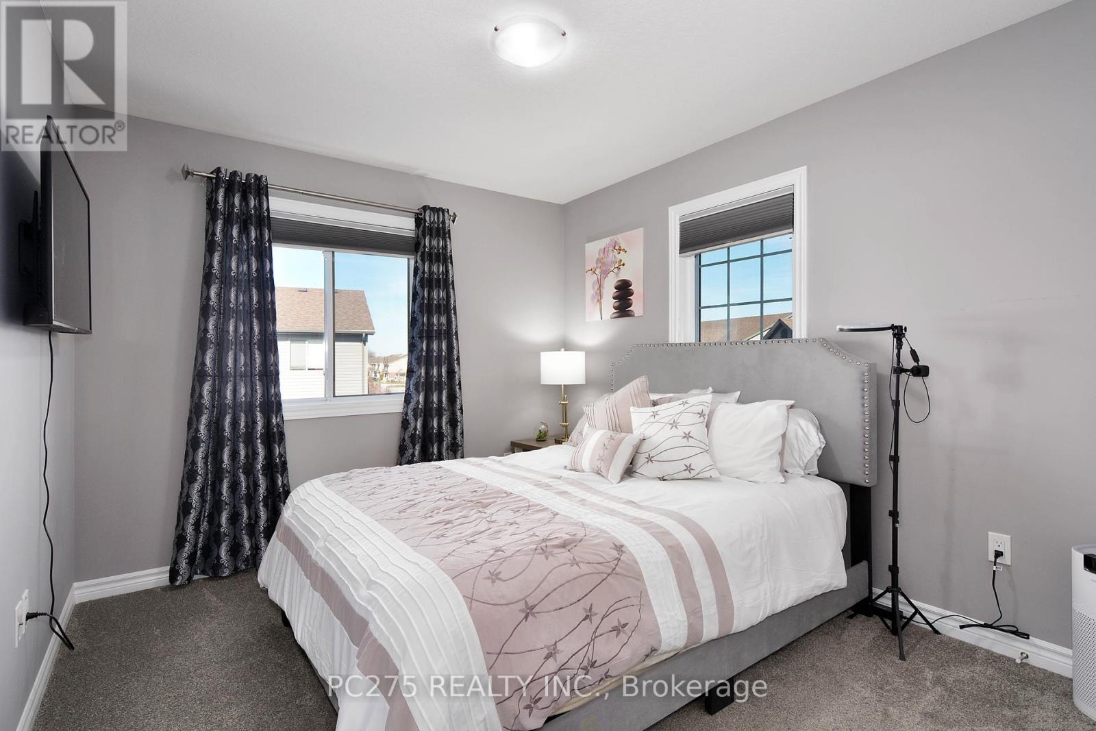 Photo 8 of 41 3400 Castle Rock Place, London South ON