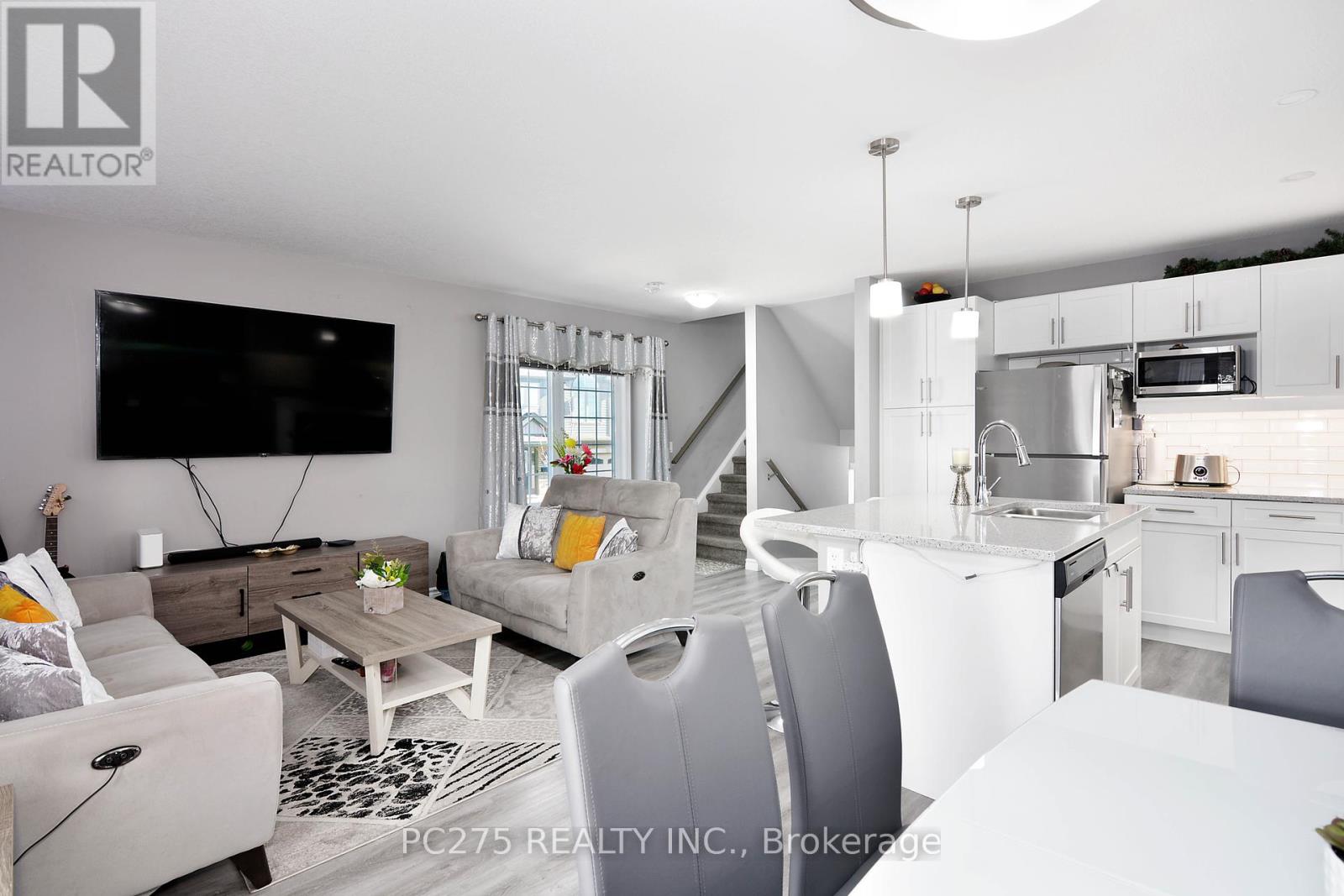 Photo 12 of 41 3400 Castle Rock Place, London South ON