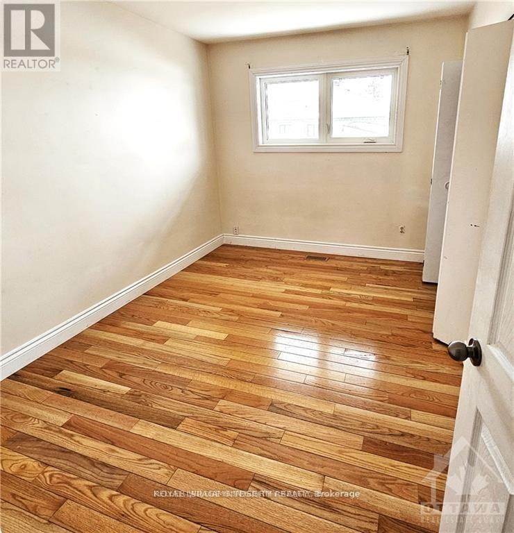 Photo 5 of 2150 Lemay Crescent, Ottawa ON