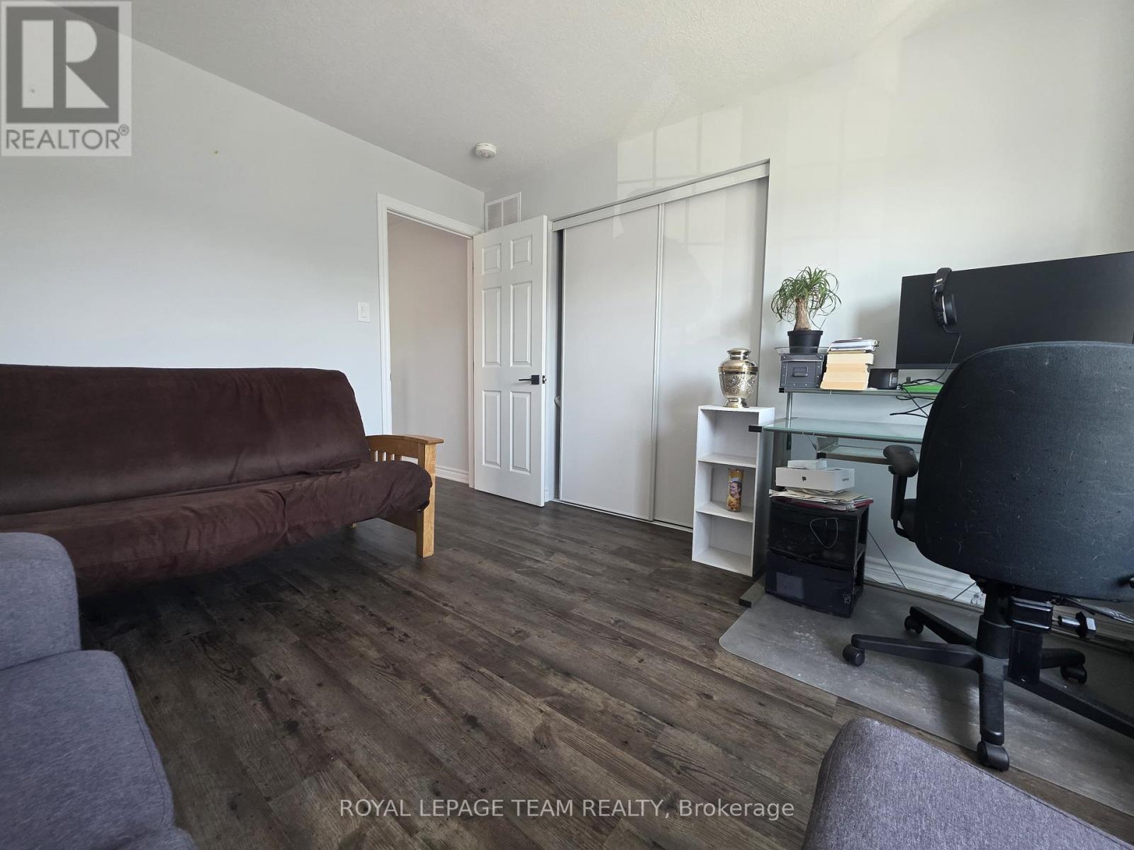 Photo 11 of 130 Lanceleaf Way, Ottawa ON