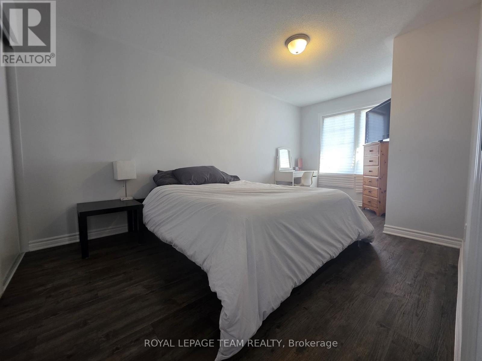 Photo 12 of 130 Lanceleaf Way, Ottawa ON