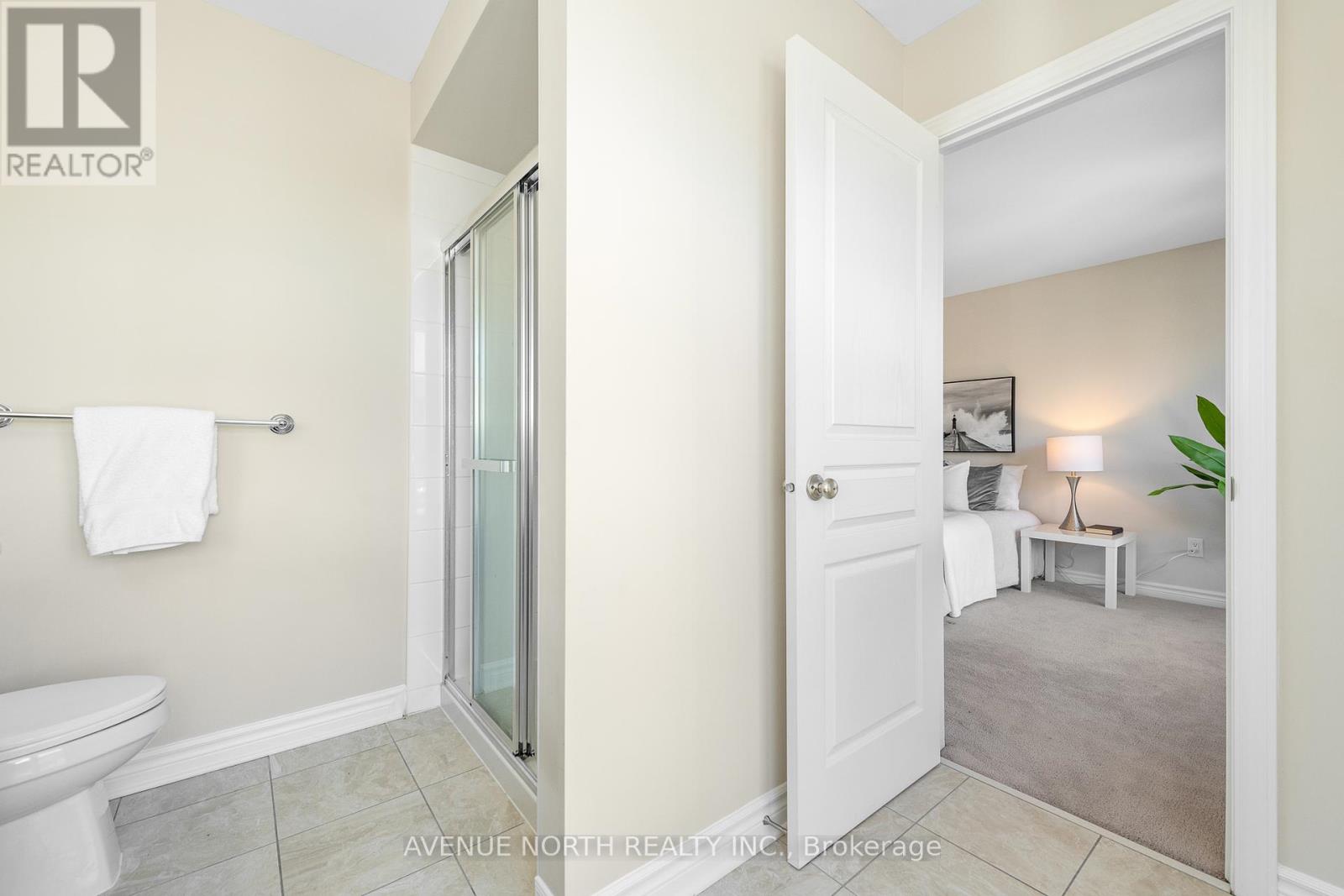 Photo 13 of 172 Larimar Circle, Ottawa ON