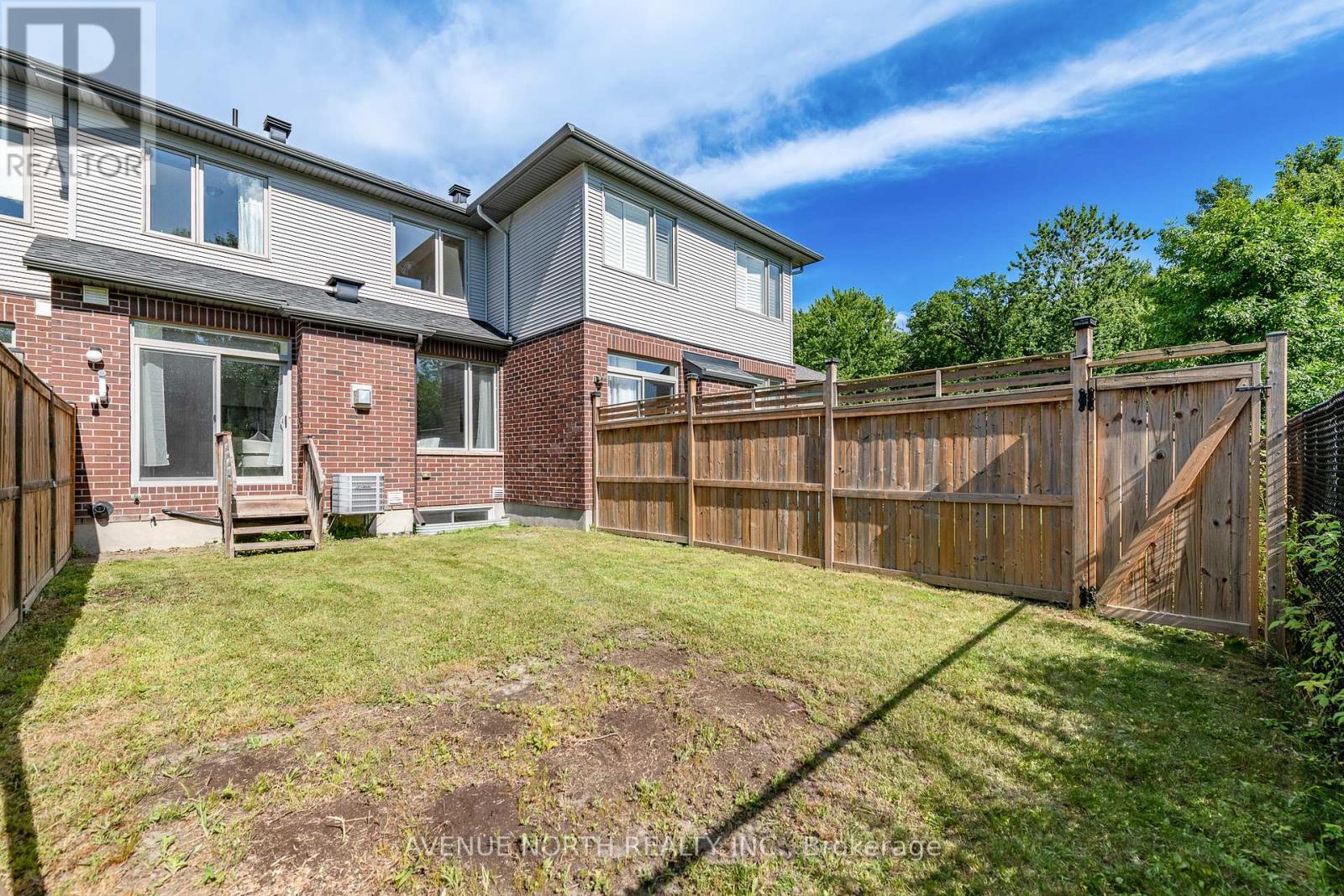 Photo 14 of 172 Larimar Circle, Ottawa ON
