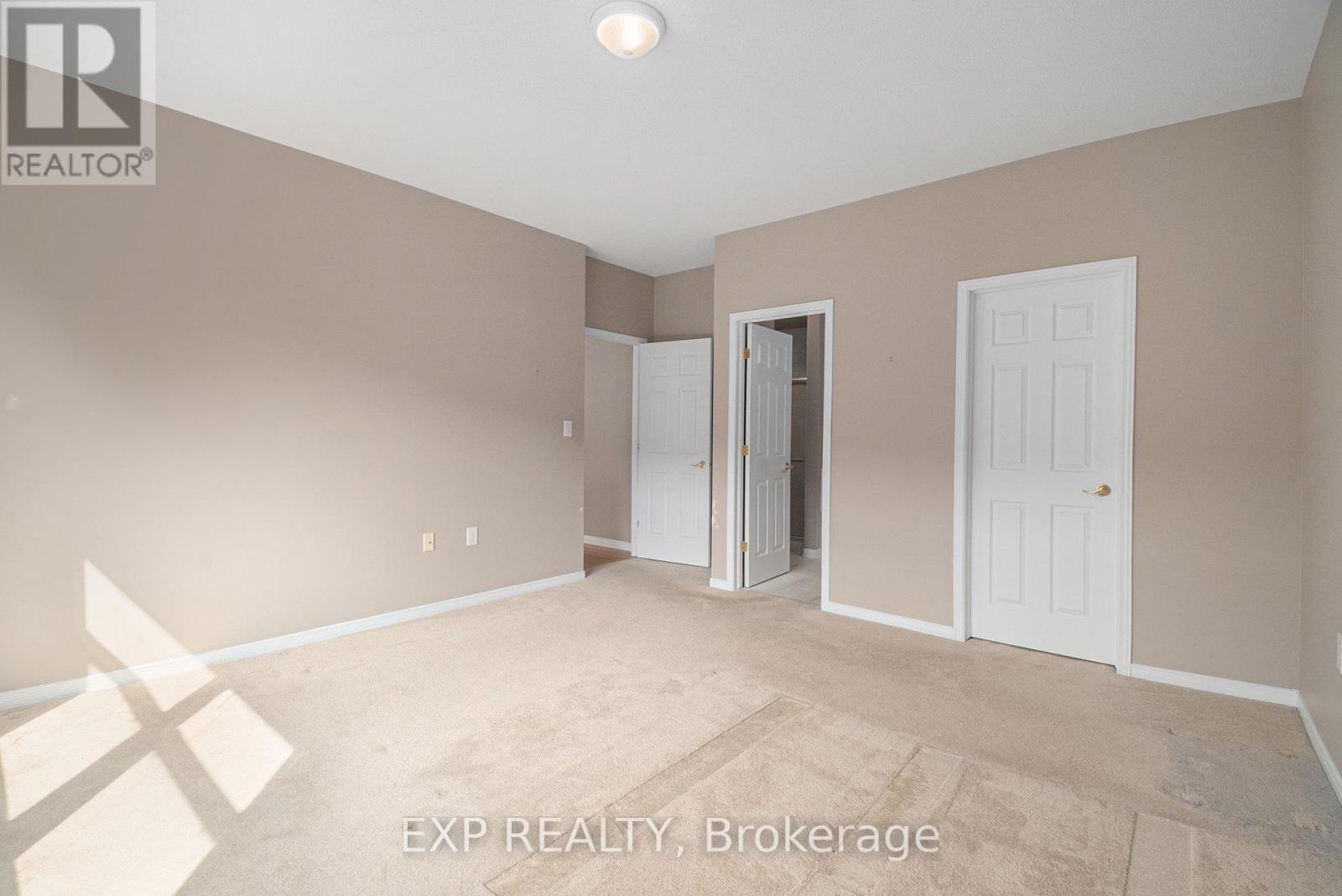 Photo 12 of 652 Country Trail Private, Ottawa ON